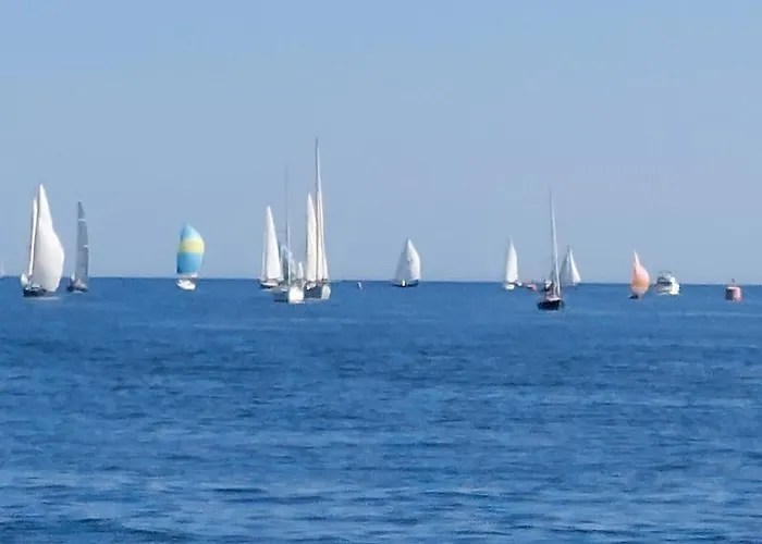 Studio Lumineux Proche Port & Plages