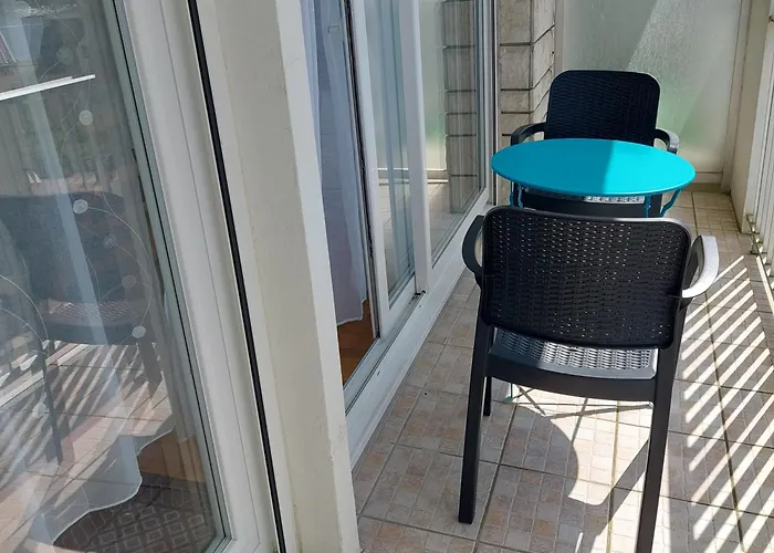 Studio Lumineux Proche Port & Plages